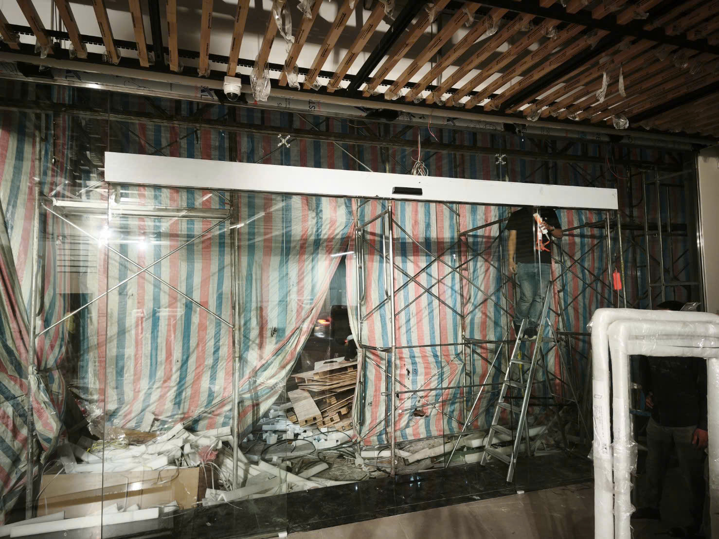 Cửa Trượt Tự Động Kính Cường Lực&nbsp;